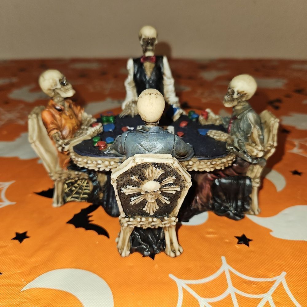 Skeleton Poker Table Figurine Table Decor - Picture 2 of 12